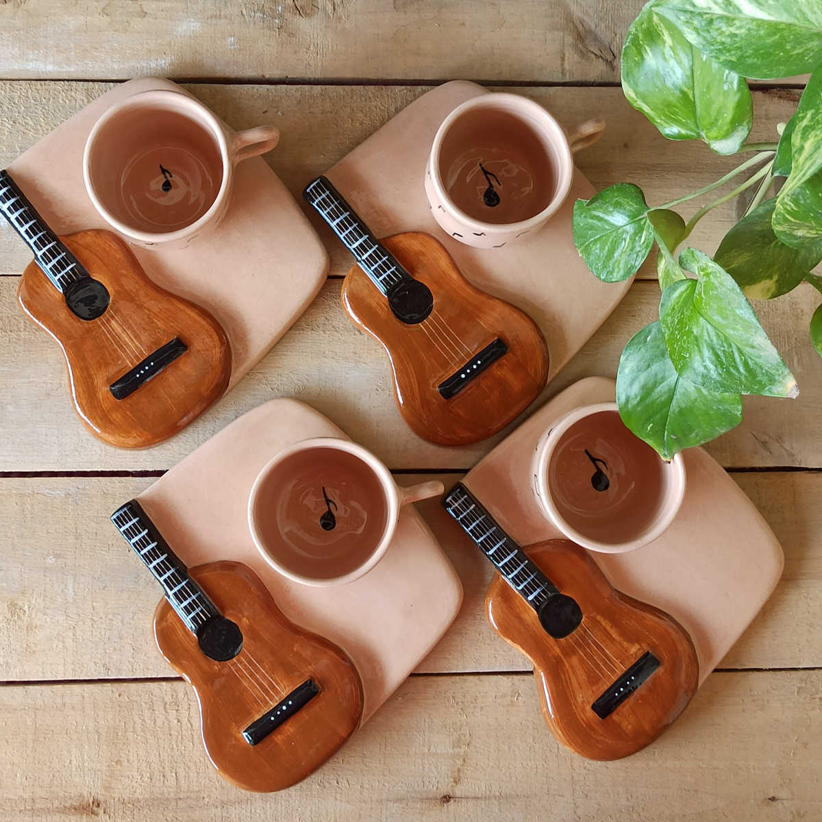 ست قهوهخوری دستساز طرح گیتار