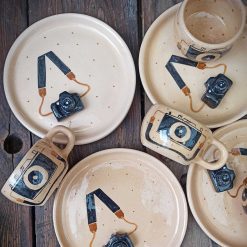 ست قهوه‌خوری دست‌ساز طرح دوربین‌عکاسی